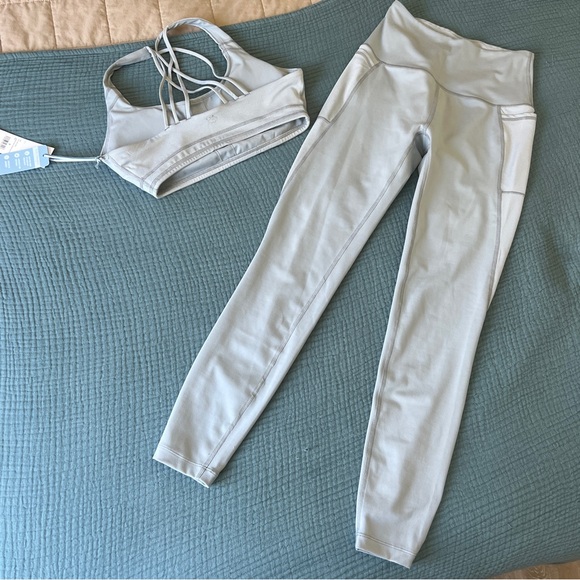 NWOT Light Grey Nessa Skip Stripe High Waisted Leggings - Picture 4 of 4